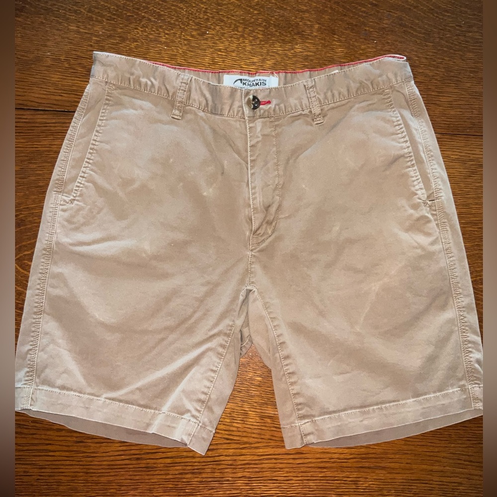 MOUNTAIN KHAKI SHORTS